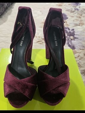Gianni Bini Women's Burgundy Velvet Ankle-Strap Platform Heels